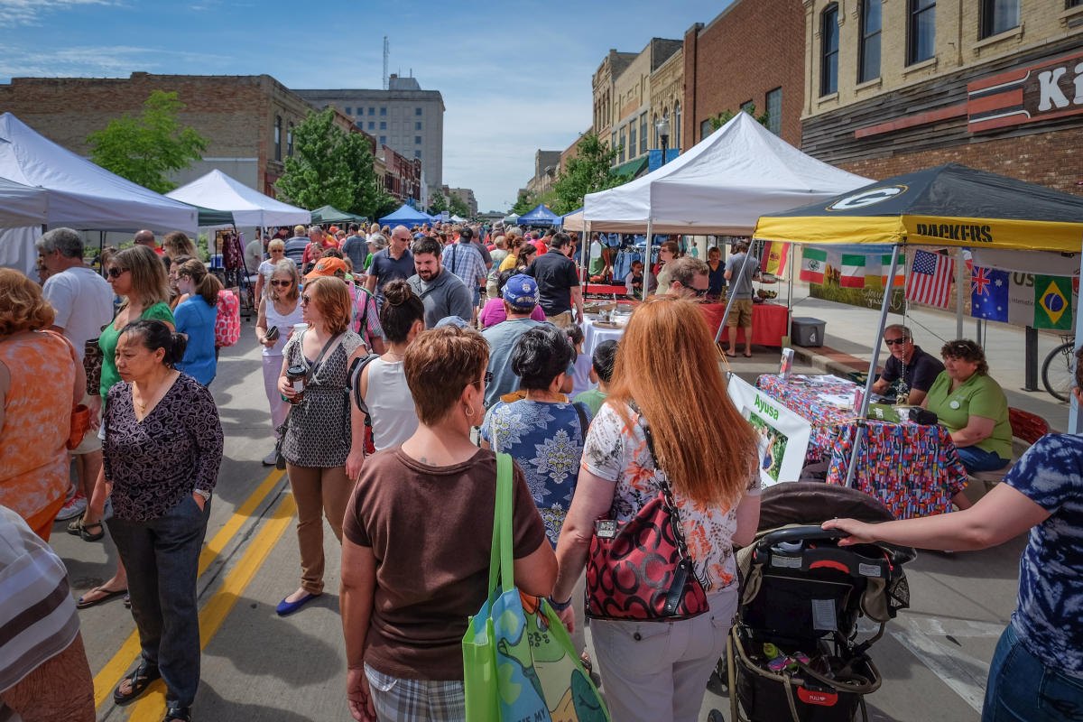 Oshkosh Farmers Market near Goat Creek